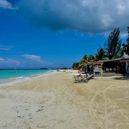 Foote Prints On The Sands Hotel Negril Buitenkant foto