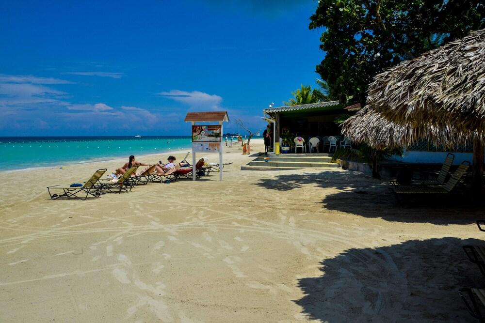 Foote Prints On The Sands Hotel Negril Buitenkant foto