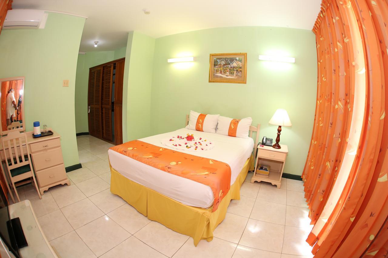 Foote Prints On The Sands Hotel Negril Buitenkant foto