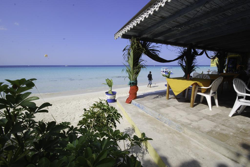 Foote Prints On The Sands Hotel Negril Buitenkant foto