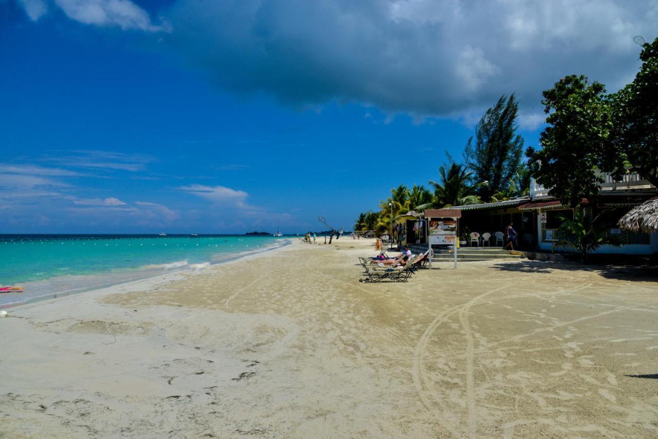 Foote Prints On The Sands Hotel Negril Buitenkant foto