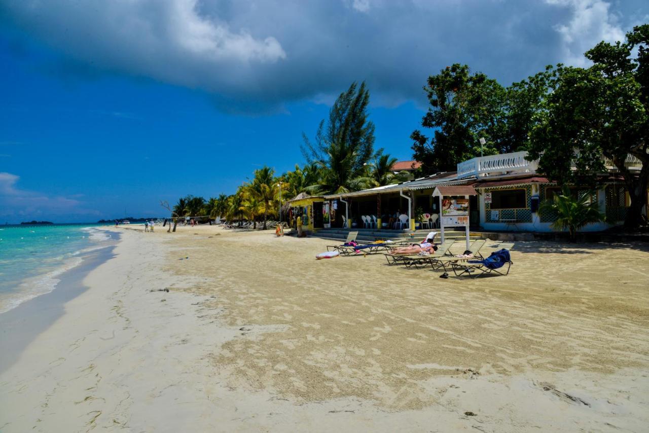 Foote Prints On The Sands Hotel Negril Buitenkant foto